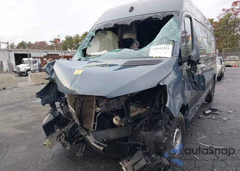 2019 Mercedes-Benz Sprinter 2500 High Roof V6 z USA, uszkodzony, nr VIN WD4PF1CD3KP124653